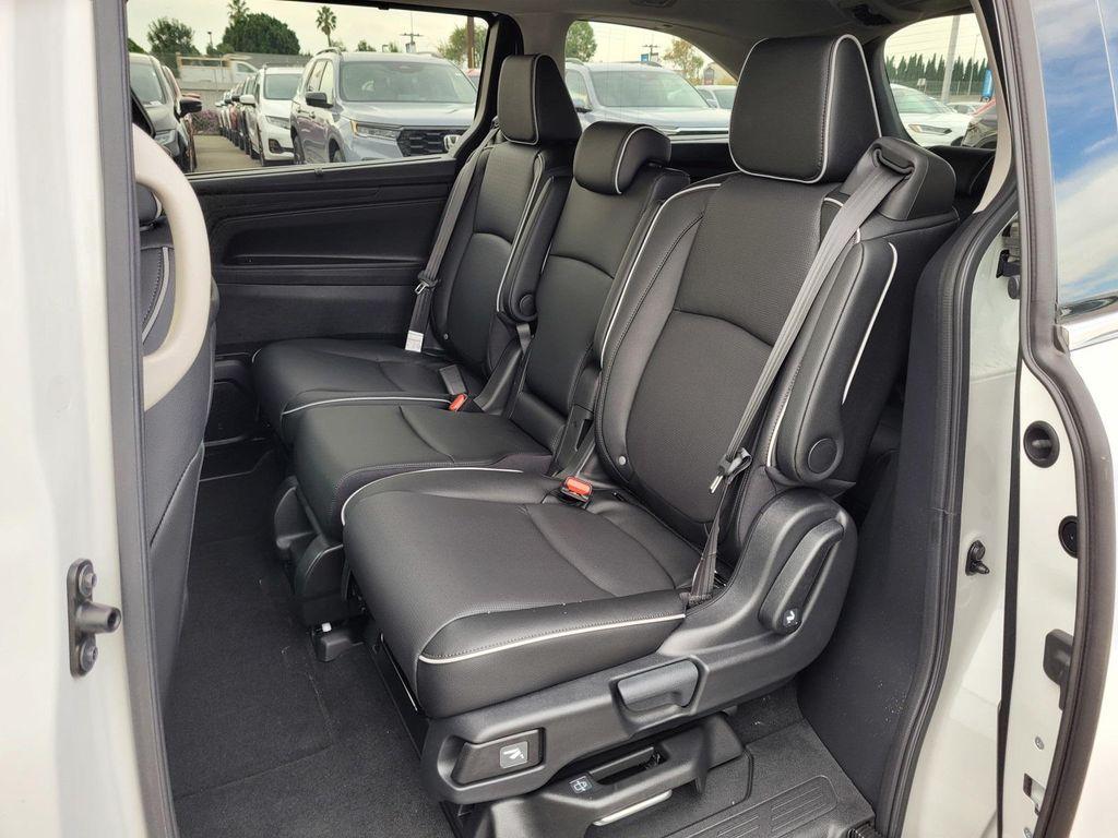 new 2026 Honda Odyssey car, priced at $52,150