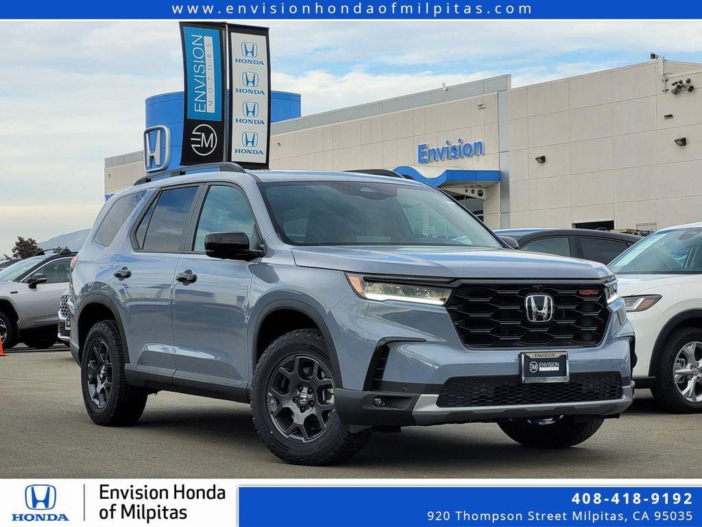 new 2025 Honda Pilot car, priced at $51,350