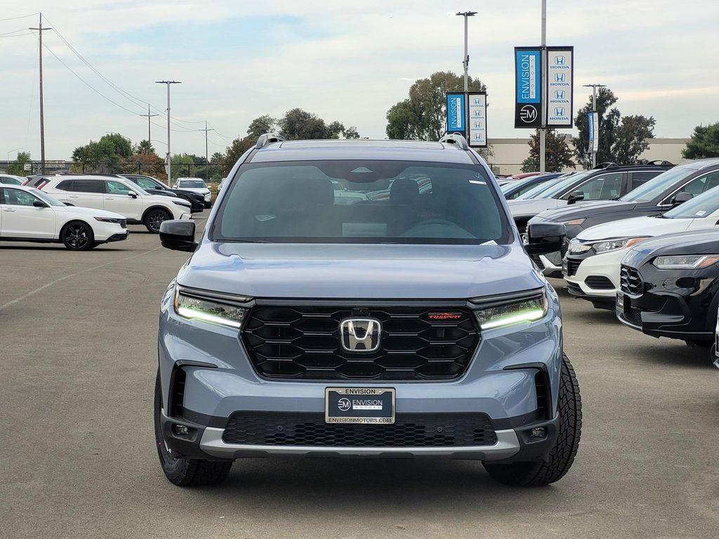 new 2025 Honda Pilot car, priced at $51,350