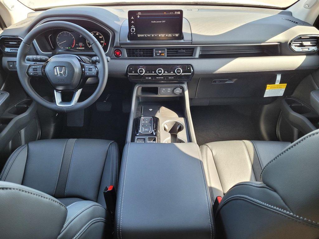 new 2025 Honda Pilot car, priced at $51,305