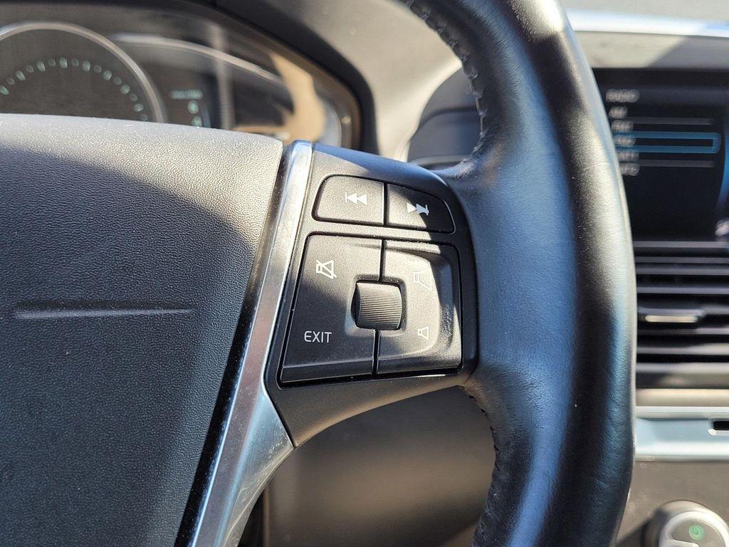 used 2015 Volvo XC60 car, priced at $11,988