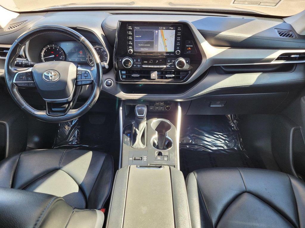 used 2021 Toyota Highlander car, priced at $26,558