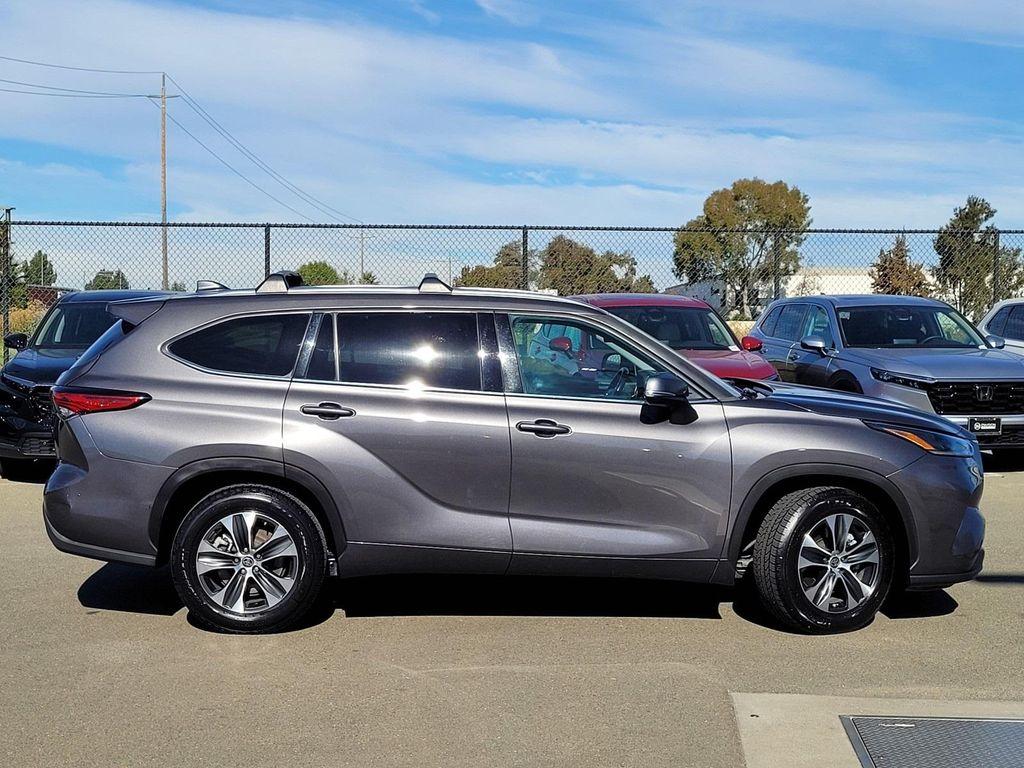 used 2021 Toyota Highlander car, priced at $26,558
