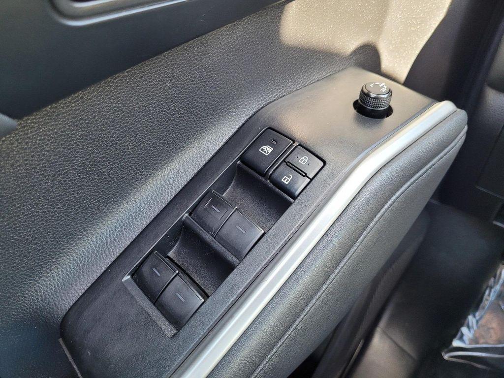 used 2021 Toyota Highlander car, priced at $26,558