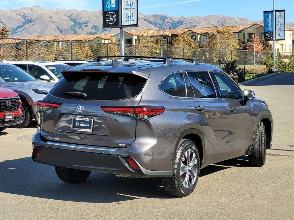 used 2021 Toyota Highlander car, priced at $26,558