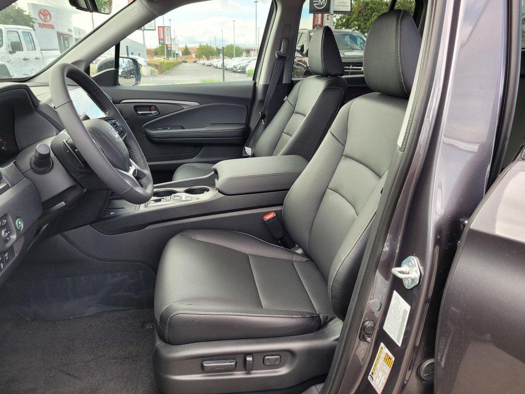 new 2025 Honda Ridgeline car, priced at $46,930