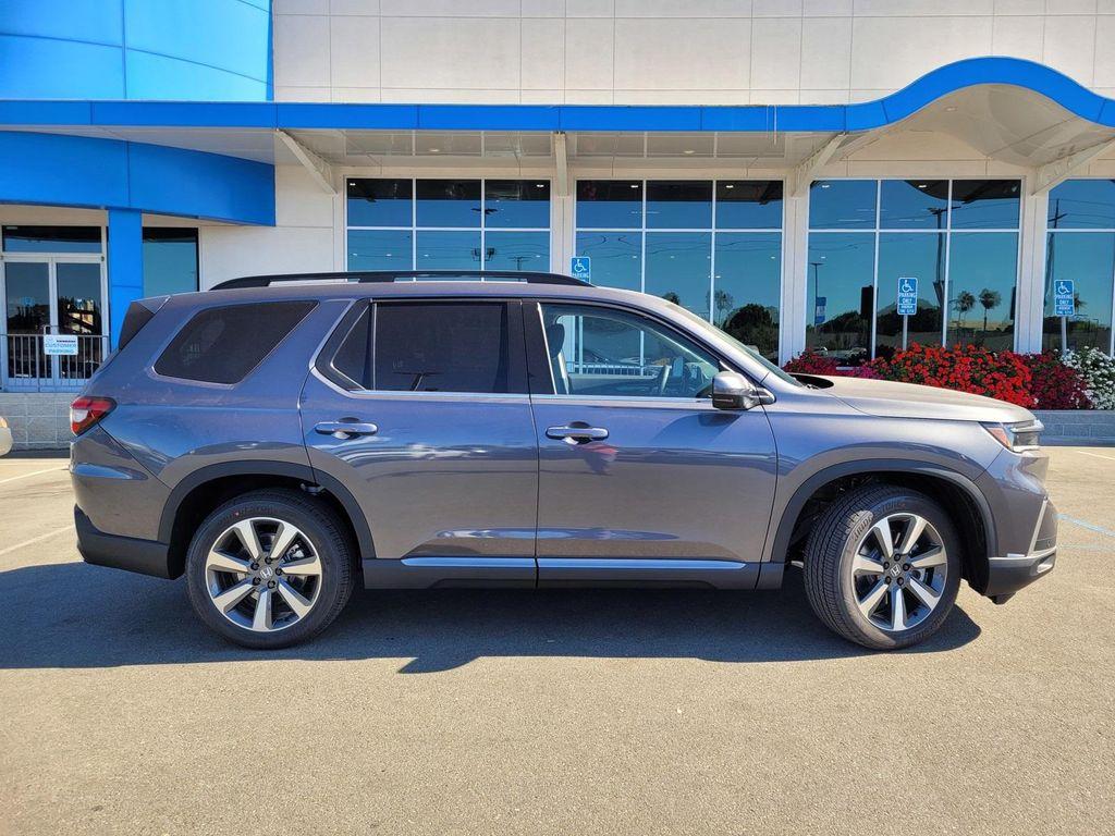 new 2025 Honda Pilot car, priced at $52,415