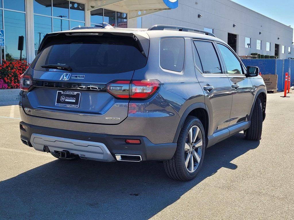 new 2025 Honda Pilot car, priced at $52,415