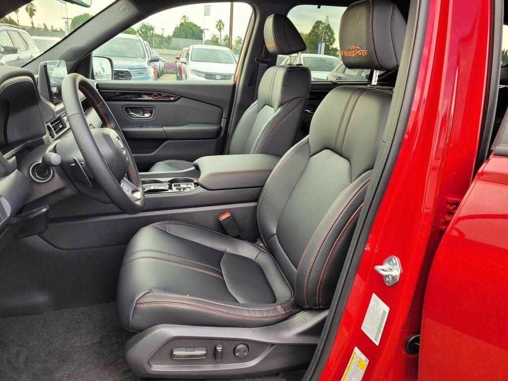 new 2025 Honda Pilot car, priced at $51,830