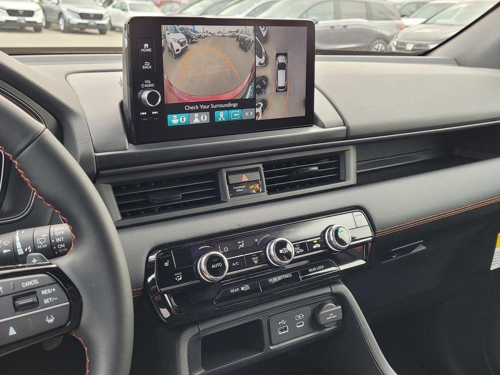 new 2025 Honda Pilot car, priced at $51,830