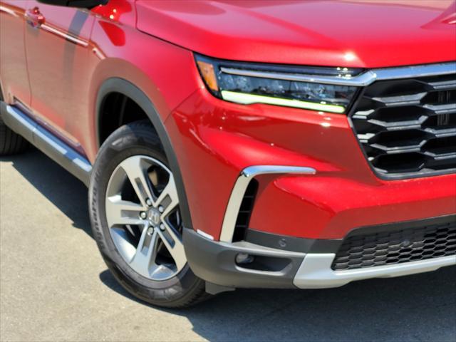 new 2025 Honda Pilot car, priced at $45,050