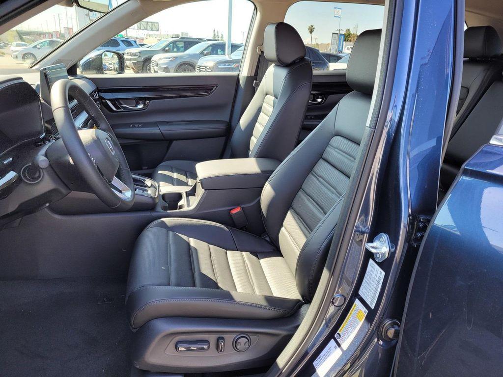 new 2025 Honda CR-V car, priced at $37,895