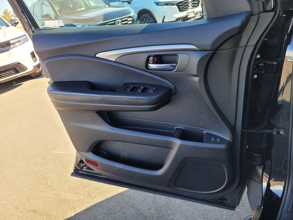 used 2018 Honda Pilot car, priced at $22,888