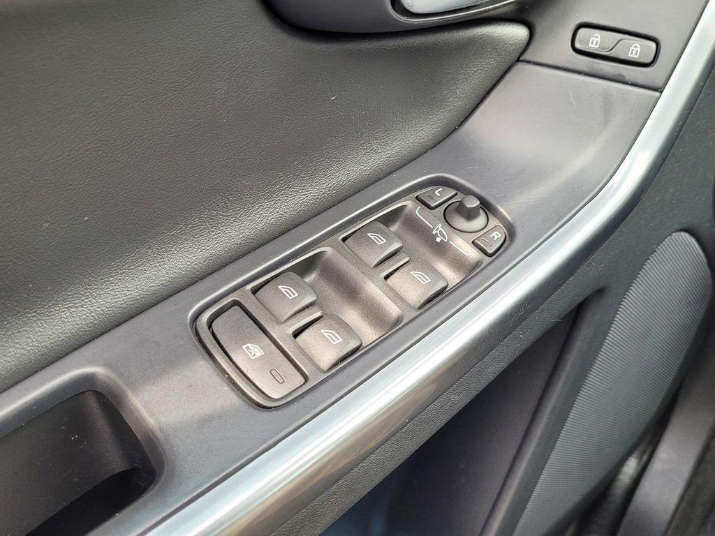 used 2016 Volvo XC60 car, priced at $12,888