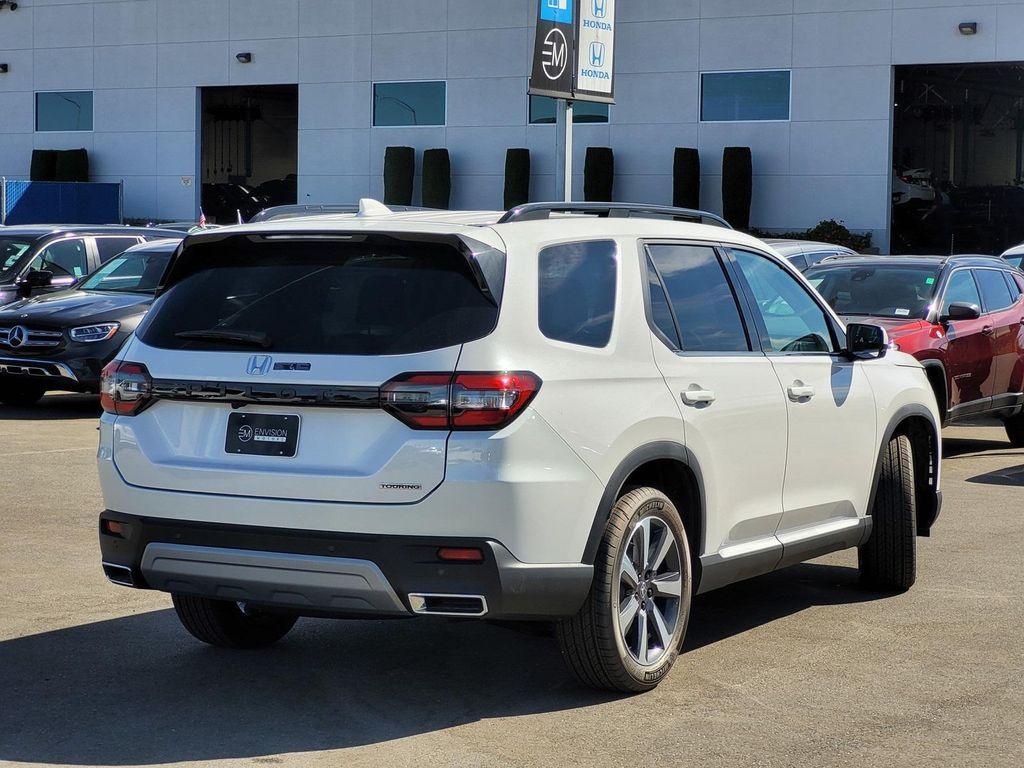 new 2025 Honda Pilot car, priced at $50,135