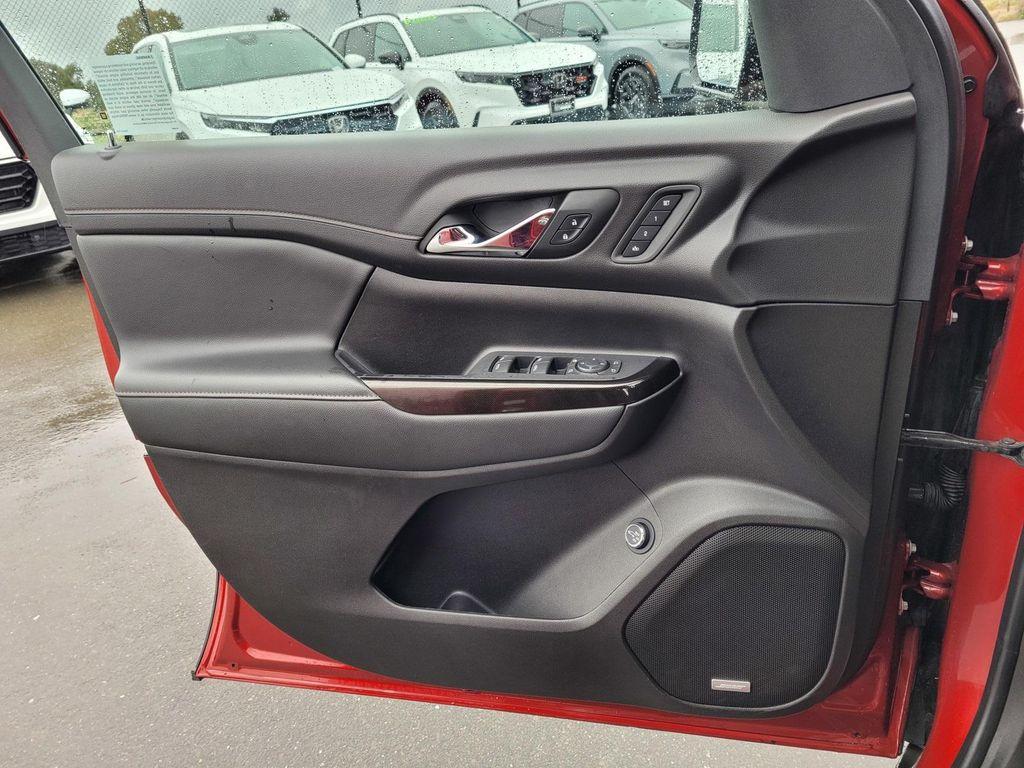 used 2023 GMC Acadia car, priced at $30,788