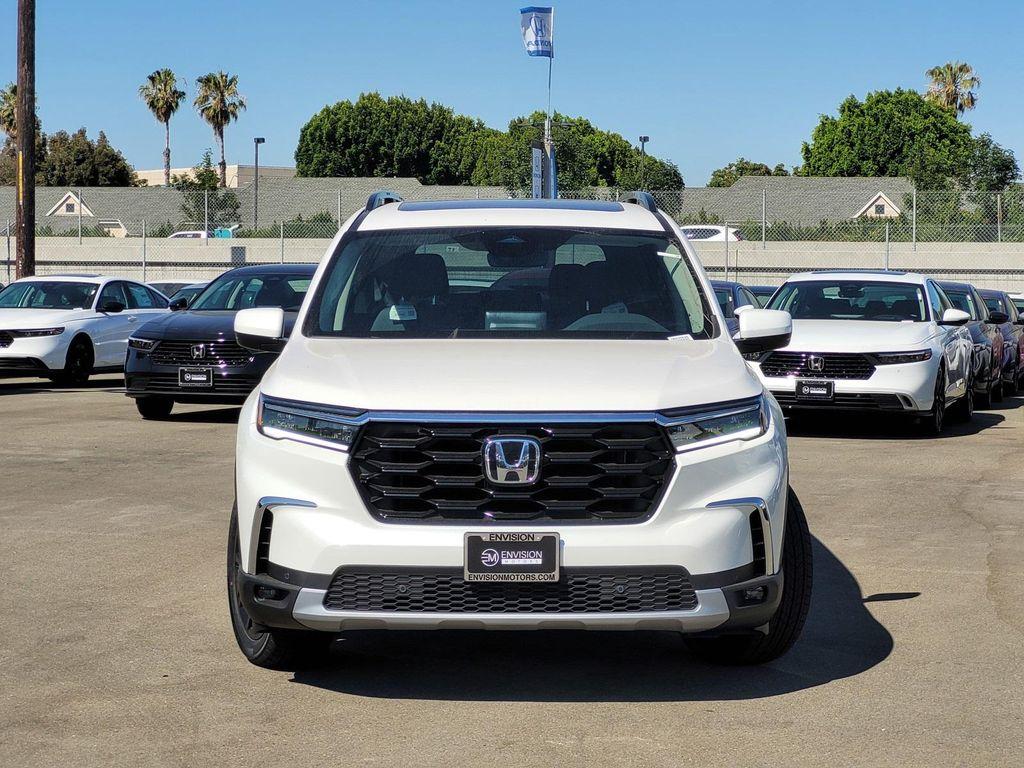new 2025 Honda Pilot car, priced at $51,605