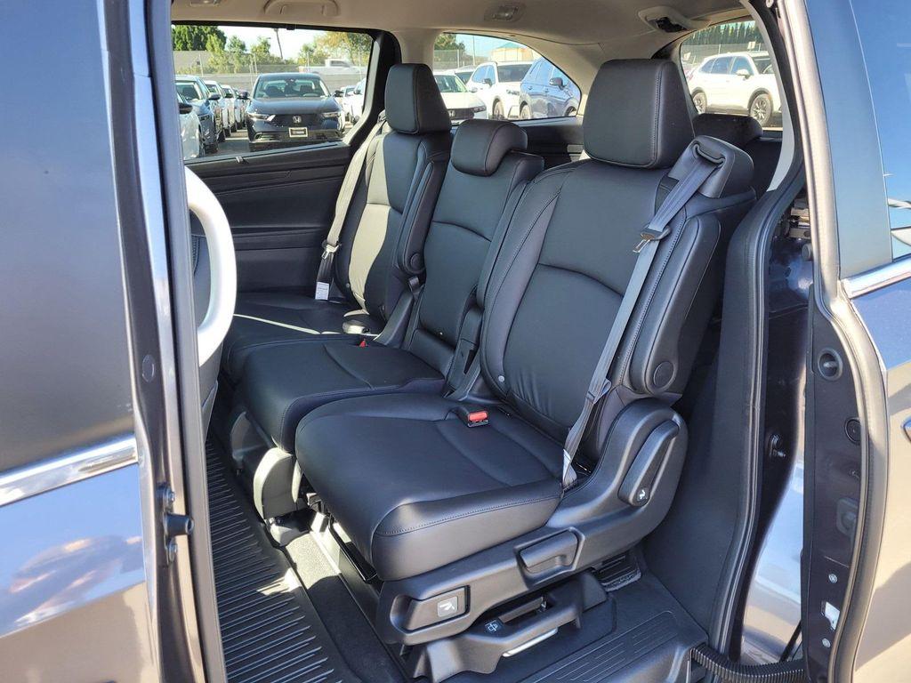 new 2026 Honda Odyssey car, priced at $45,685
