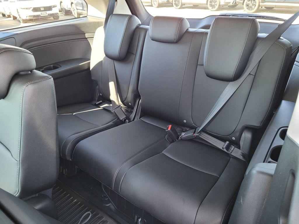 new 2026 Honda Odyssey car, priced at $45,685