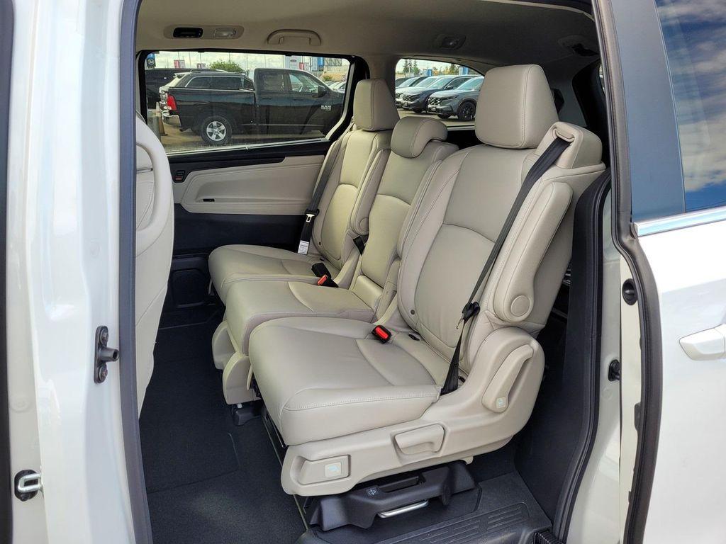 new 2026 Honda Odyssey car, priced at $45,340