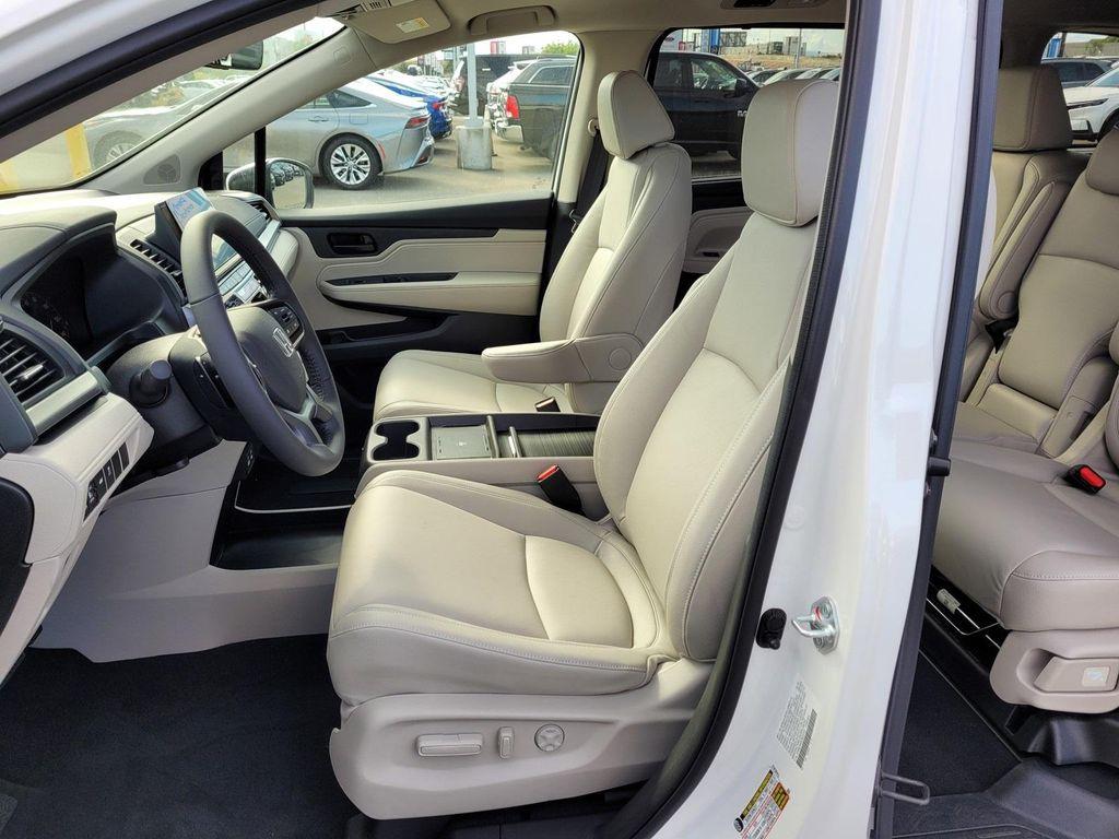 new 2026 Honda Odyssey car, priced at $45,340