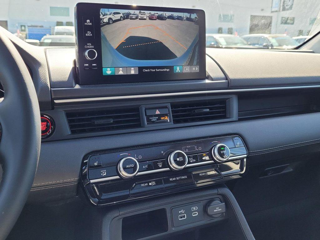 new 2025 Honda Pilot car, priced at $51,305