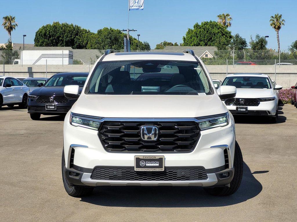 new 2025 Honda Pilot car, priced at $51,305
