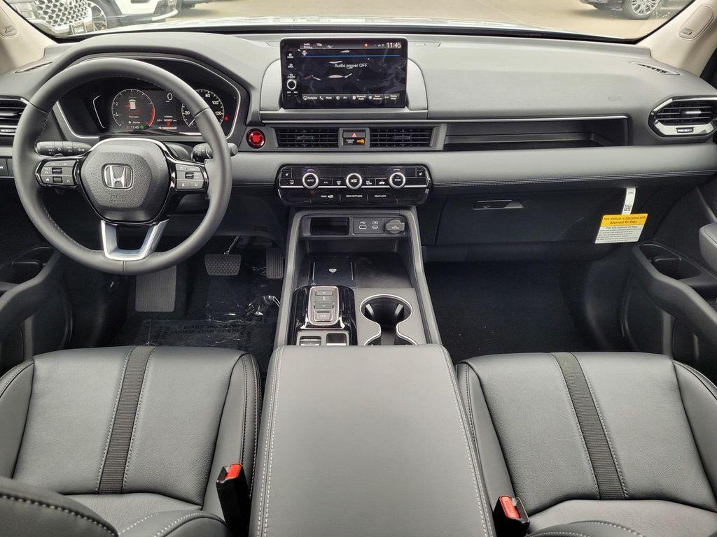 new 2025 Honda Pilot car, priced at $51,550