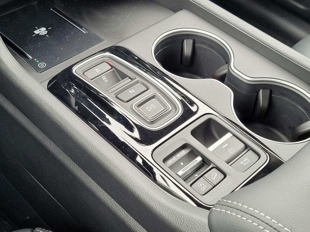 new 2025 Honda Pilot car, priced at $51,550