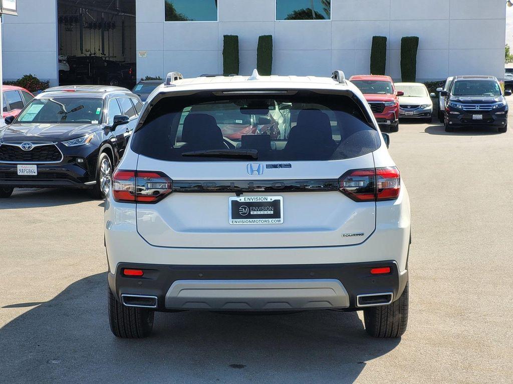 new 2025 Honda Pilot car, priced at $51,305