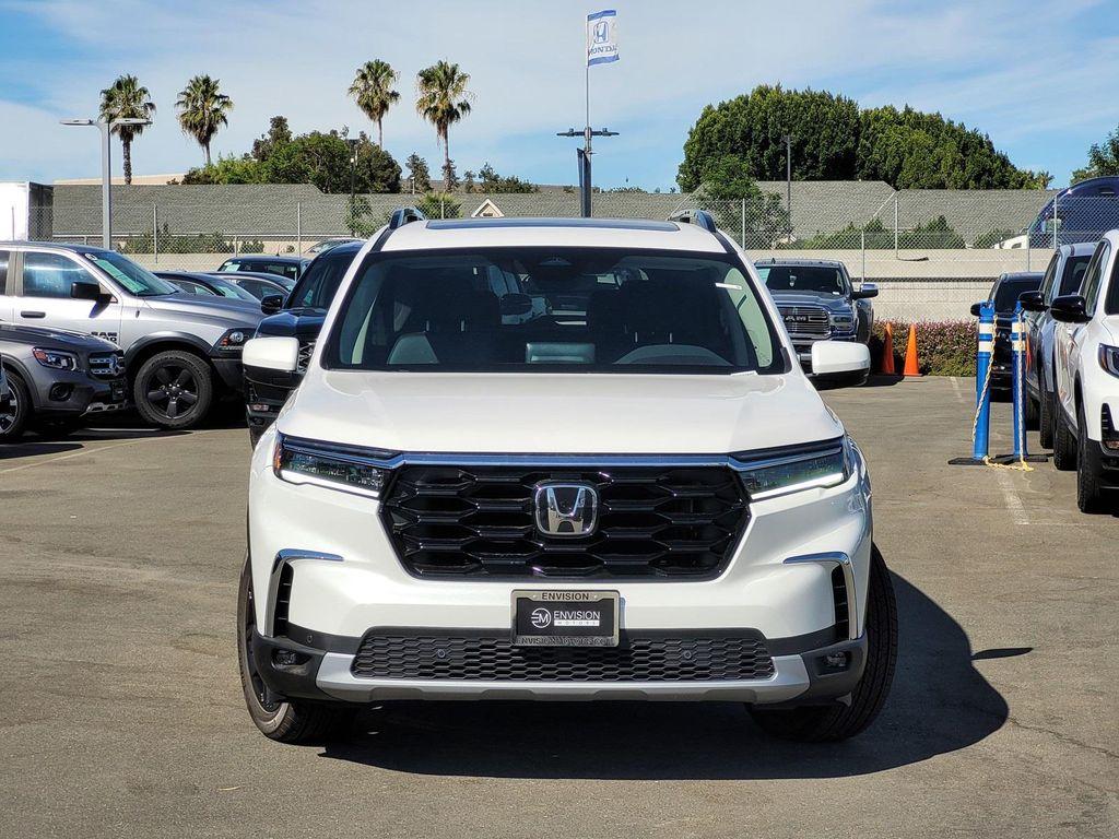 new 2025 Honda Pilot car, priced at $51,305
