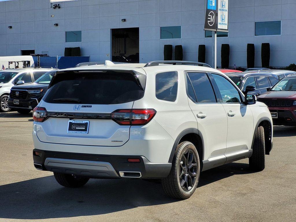 new 2025 Honda Pilot car, priced at $51,305