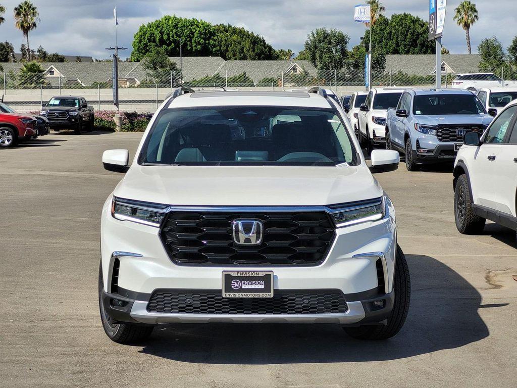 new 2025 Honda Pilot car, priced at $51,350