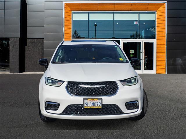 new 2024 Chrysler Pacifica car, priced at $53,991