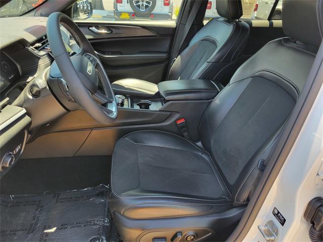 new 2025 Jeep Grand Cherokee car, priced at $46,930