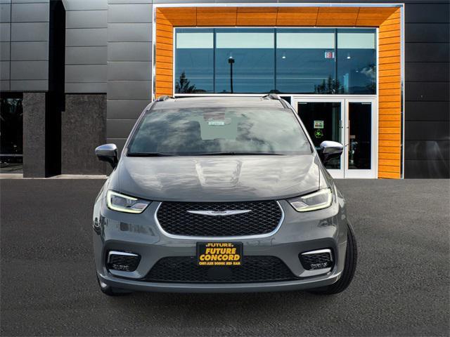 new 2025 Chrysler Pacifica car, priced at $61,975
