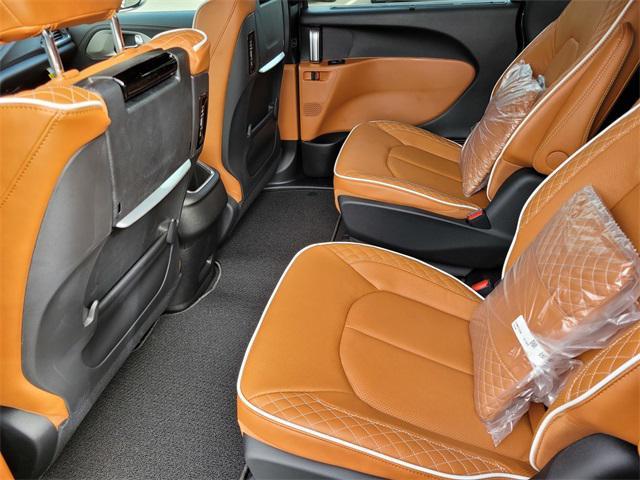 new 2025 Chrysler Pacifica car, priced at $61,975