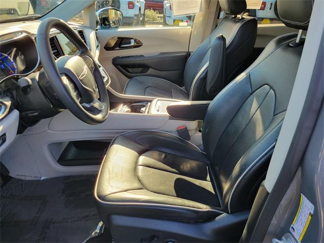 new 2023 Chrysler Pacifica Hybrid car, priced at $53,881