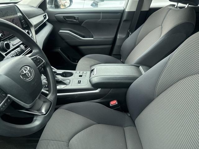 used 2023 Toyota Highlander car, priced at $37,933