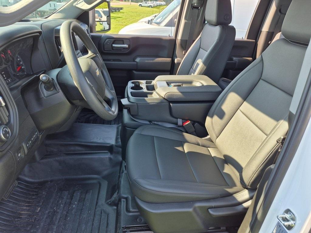 new 2025 Chevrolet Silverado 3500 car, priced at $51,618
