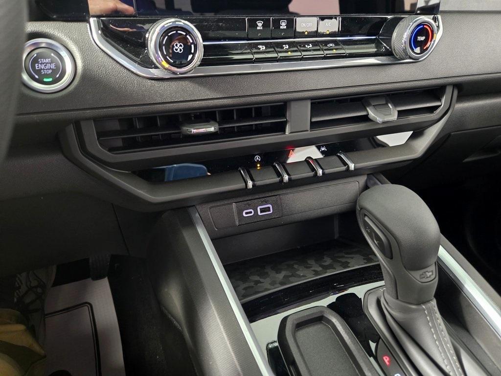 new 2025 Chevrolet Colorado car, priced at $31,535