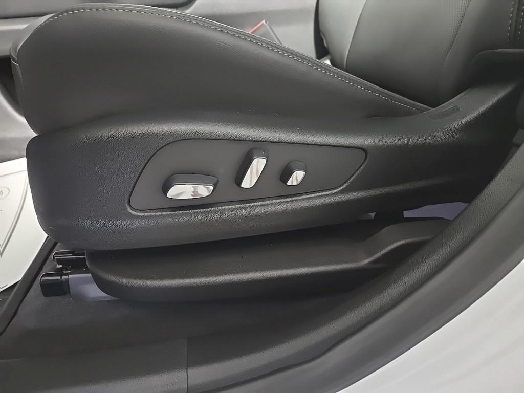 new 2025 Cadillac XT6 car, priced at $67,710
