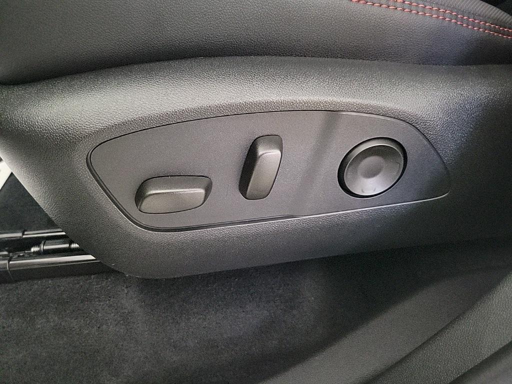 new 2026 Chevrolet Traverse car, priced at $59,760