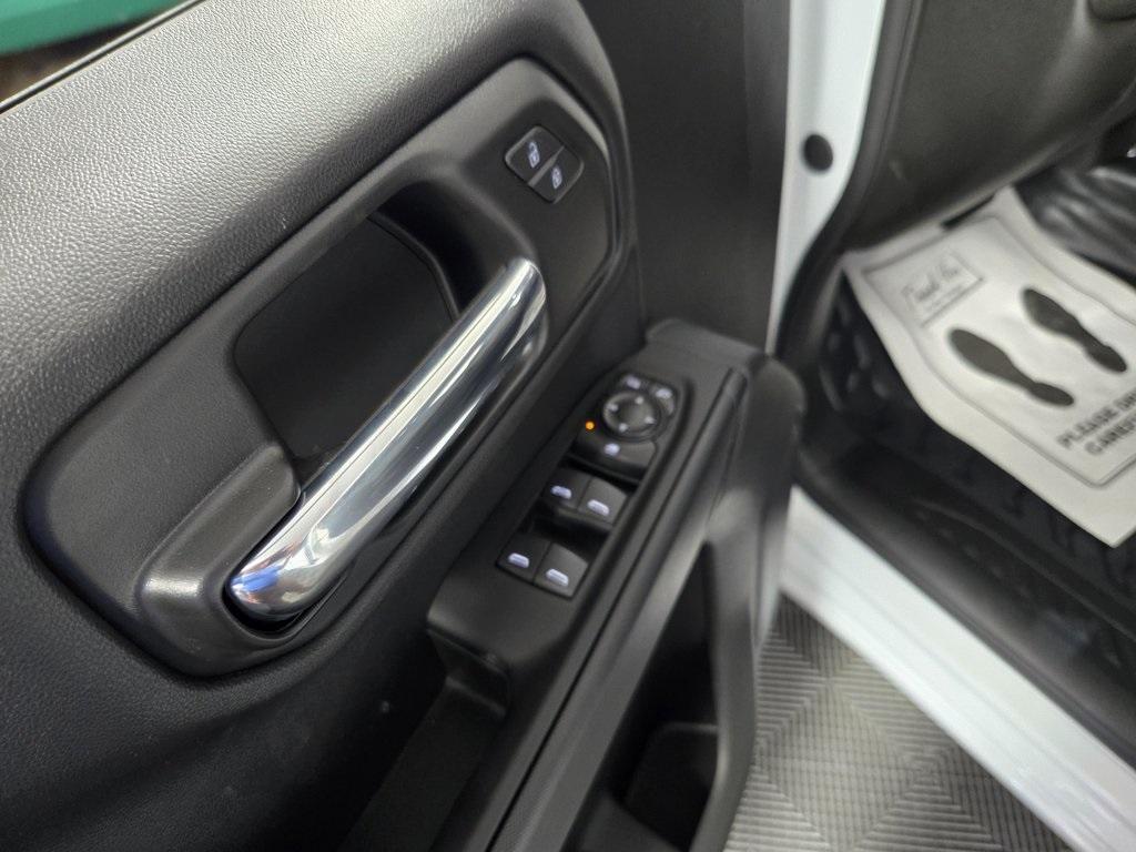 new 2025 Chevrolet Silverado 1500 car, priced at $42,295