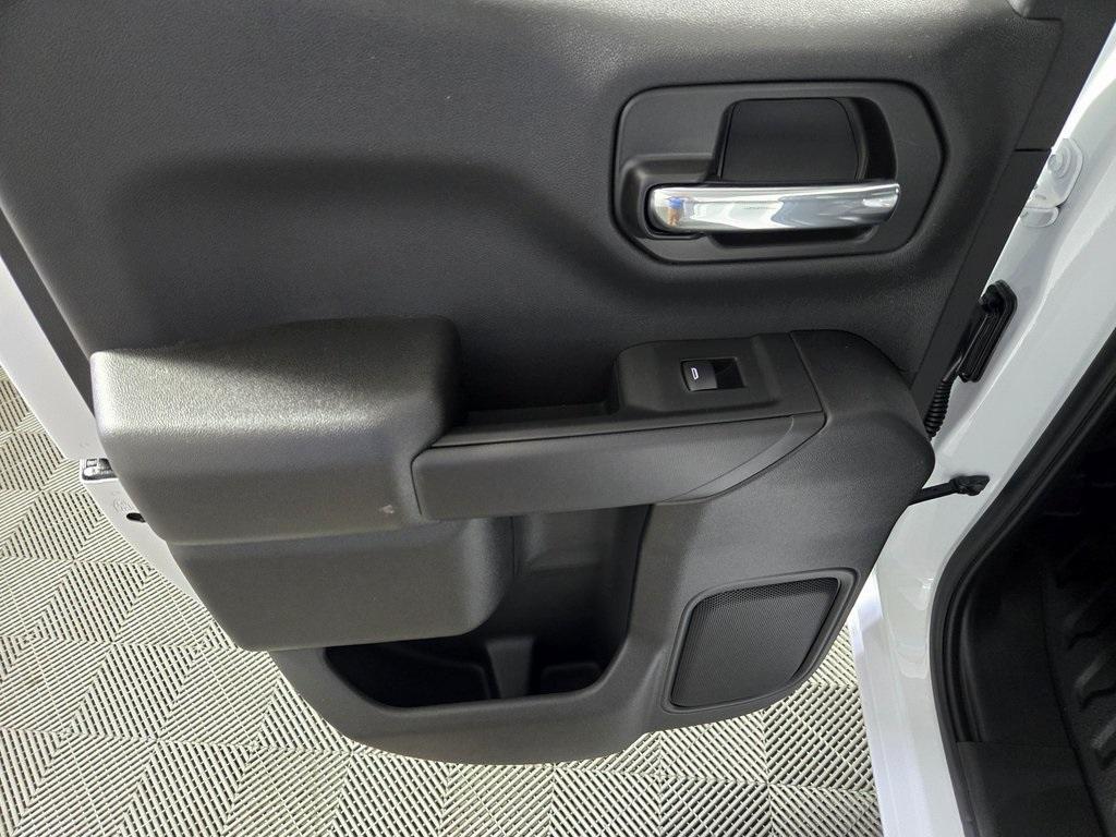 new 2025 Chevrolet Silverado 1500 car, priced at $42,295