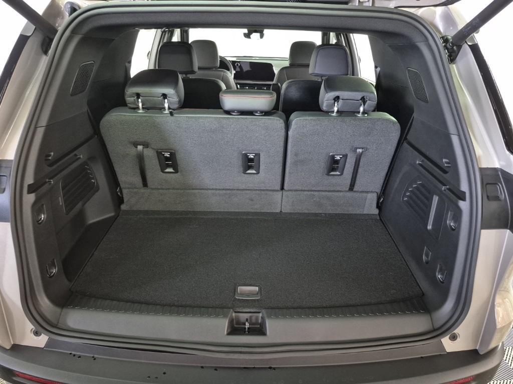 new 2026 Chevrolet Traverse car, priced at $52,485