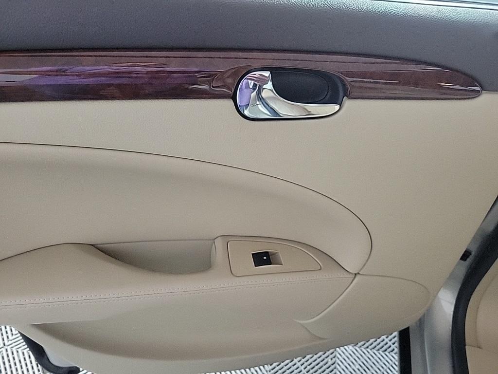 used 2007 Buick Lucerne car, priced at $11,995