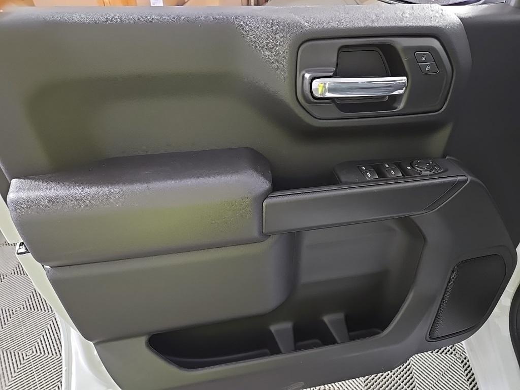 new 2025 Chevrolet Silverado 1500 car, priced at $43,820