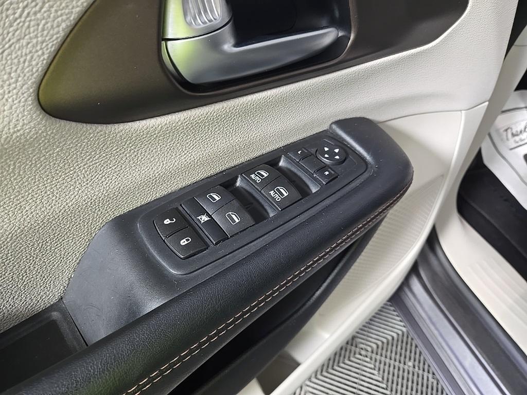 used 2017 Chrysler Pacifica car, priced at $10,750
