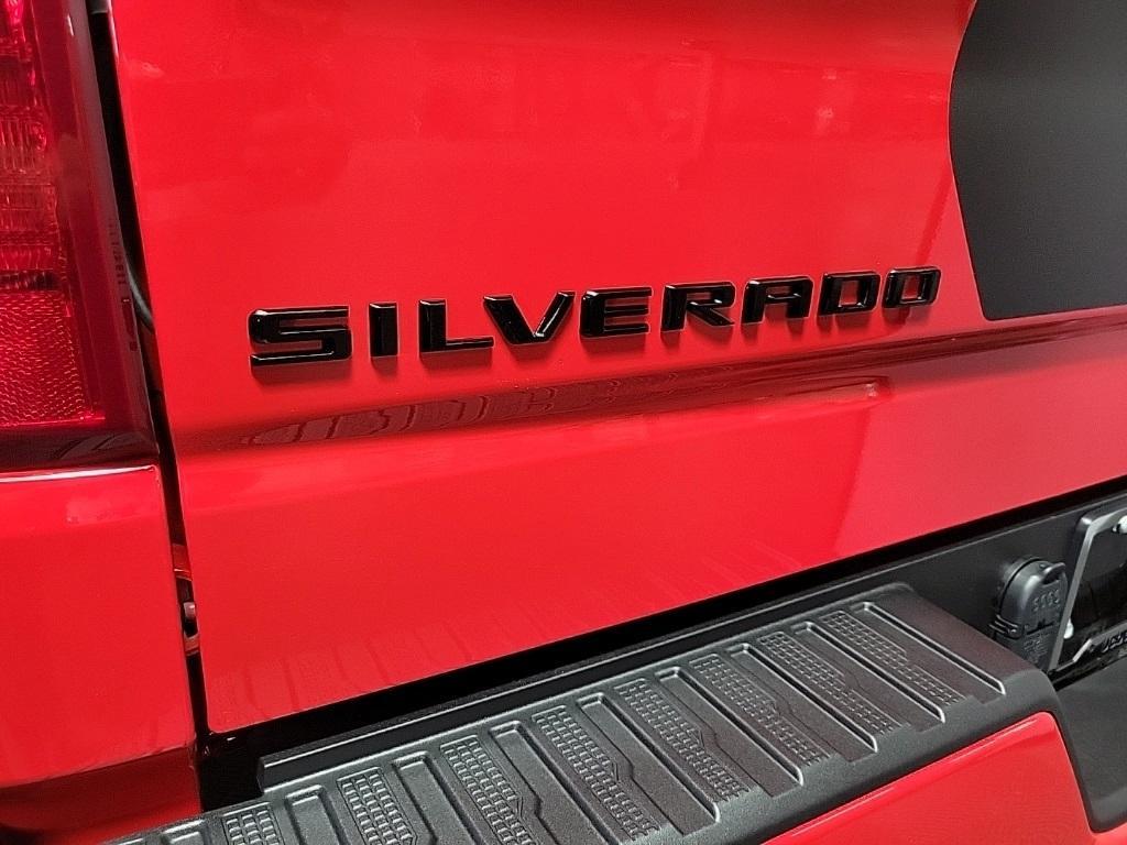 new 2025 Chevrolet Silverado 1500 car, priced at $48,985